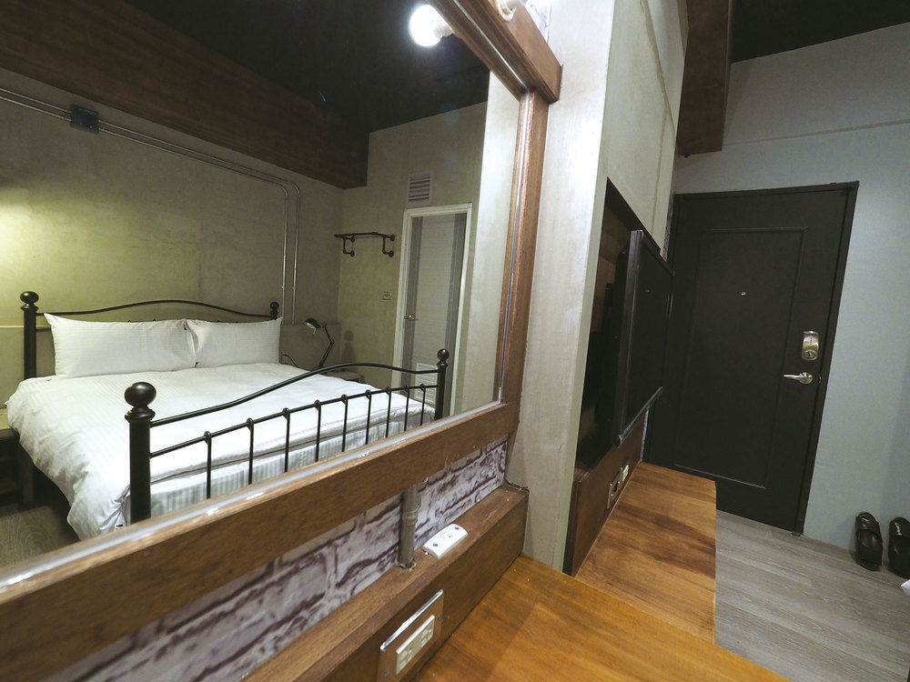 Loft Hostel Fengjia Тайчжун Экстерьер фото