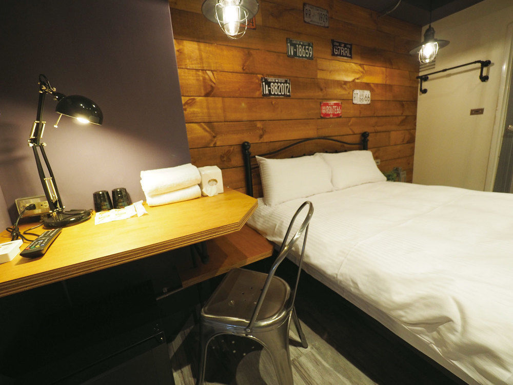 Loft Hostel Fengjia Тайчжун Экстерьер фото