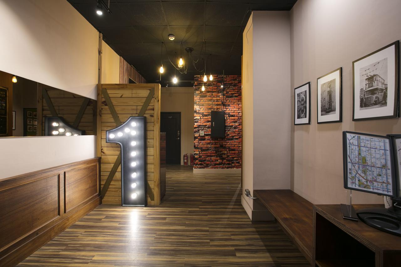 Loft Hostel Fengjia Тайчжун Экстерьер фото