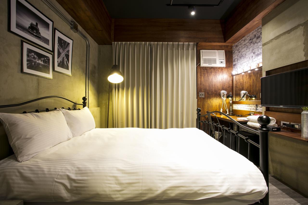 Loft Hostel Fengjia Тайчжун Экстерьер фото