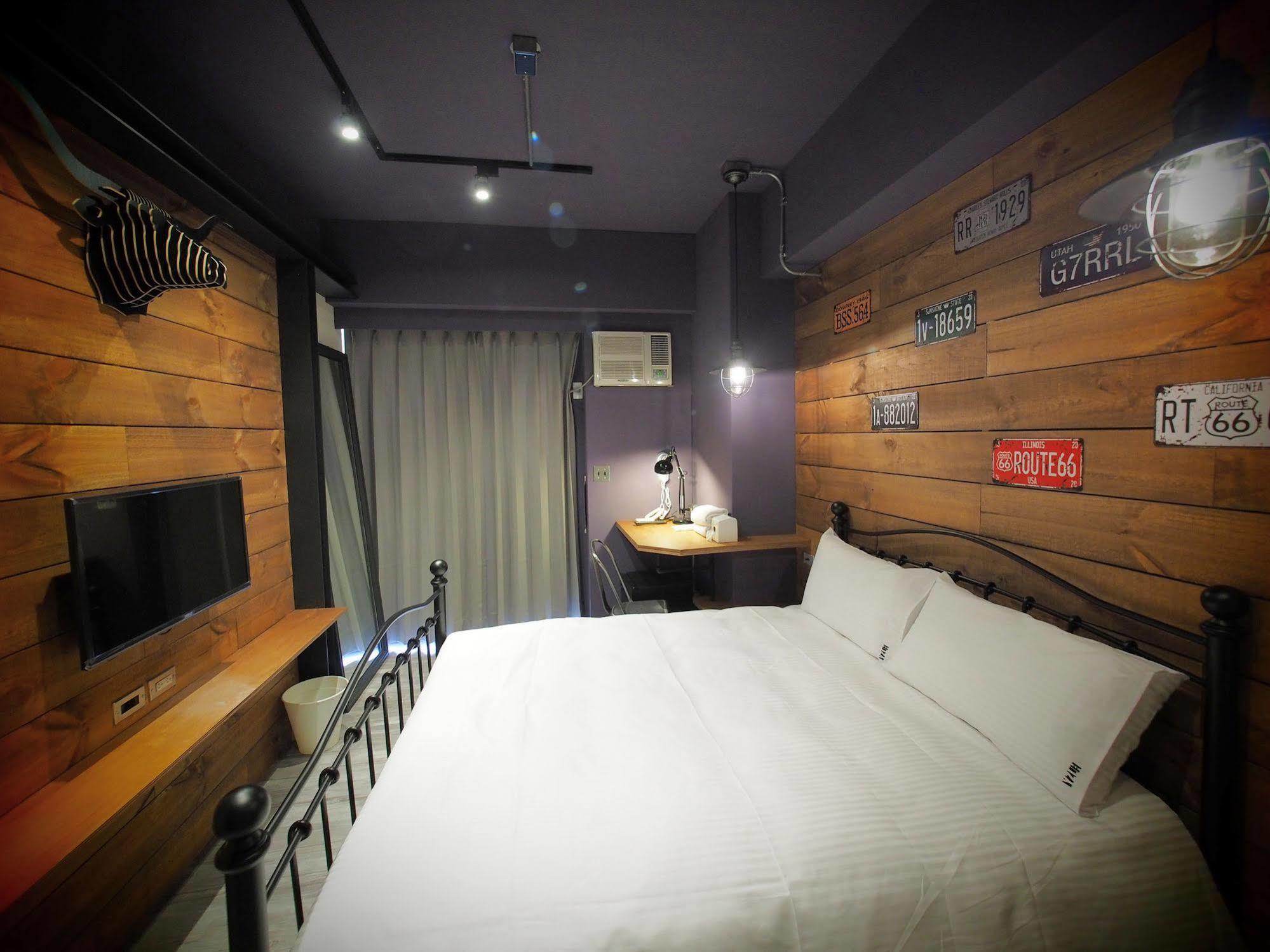 Loft Hostel Fengjia Тайчжун Экстерьер фото
