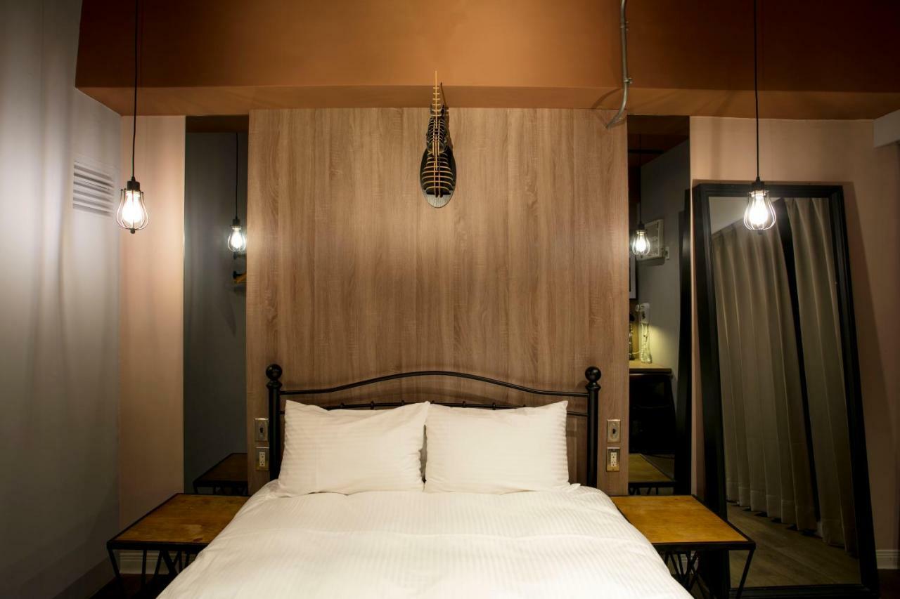 Loft Hostel Fengjia Тайчжун Экстерьер фото
